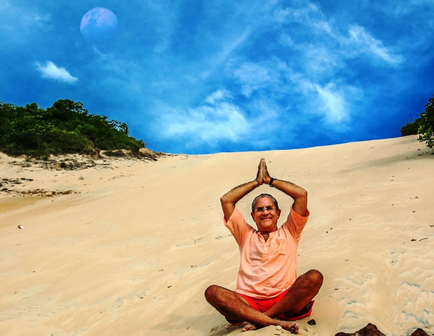 Flavio Rezende lança livro no Morro do Careca