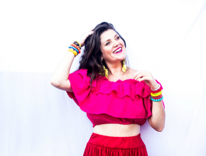 cantora laryssa costa