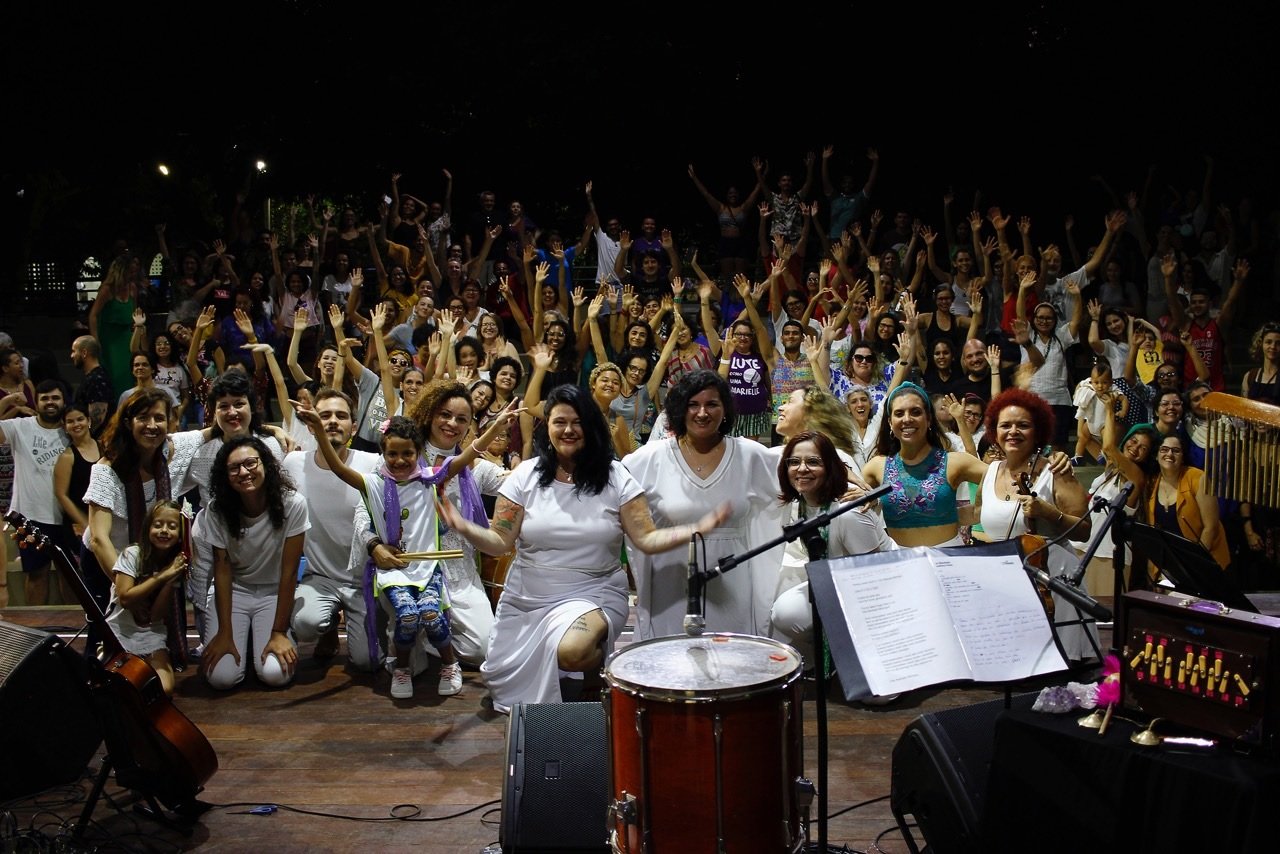 Camomila Chá promove show neste domingo com músicas de paz e mantras