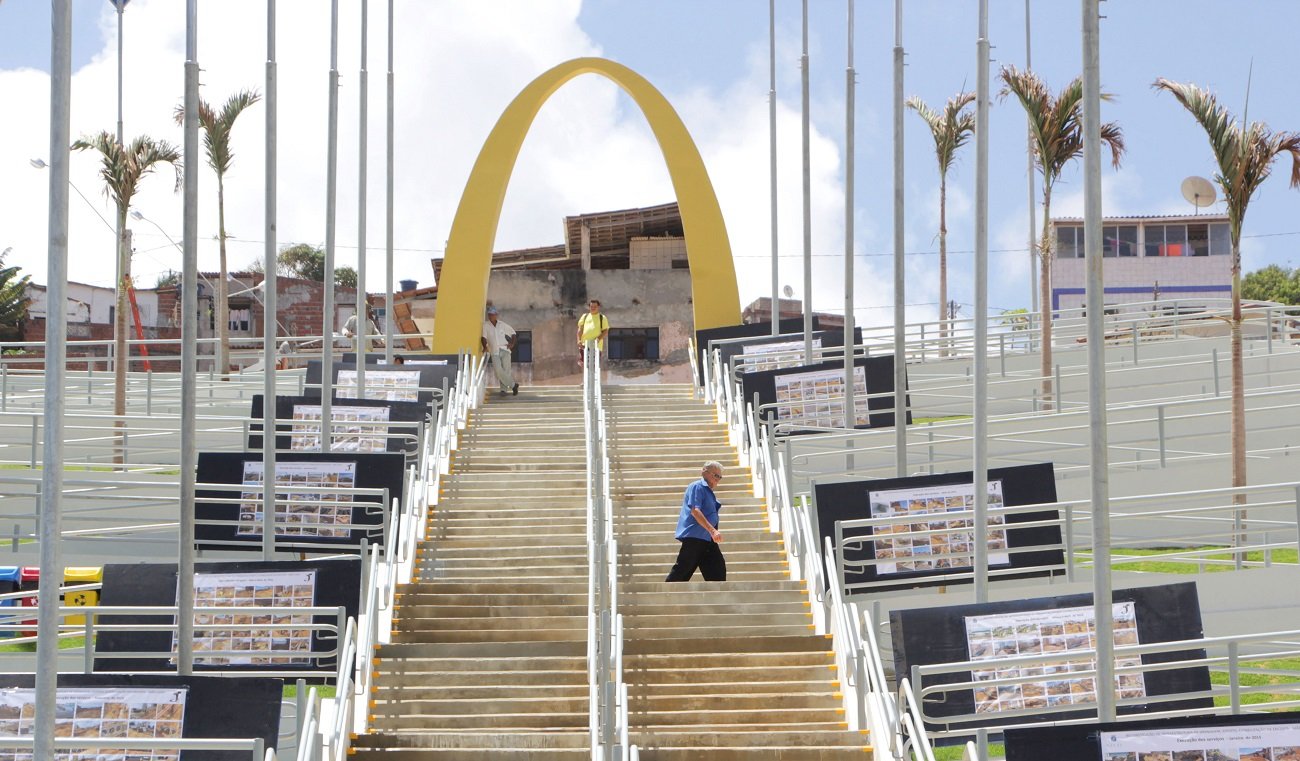 07/12/2015 - PREFEITURA DO NATAL - Escadaria de MÃe Luiza - Foto: Alex Régis/ SECOM