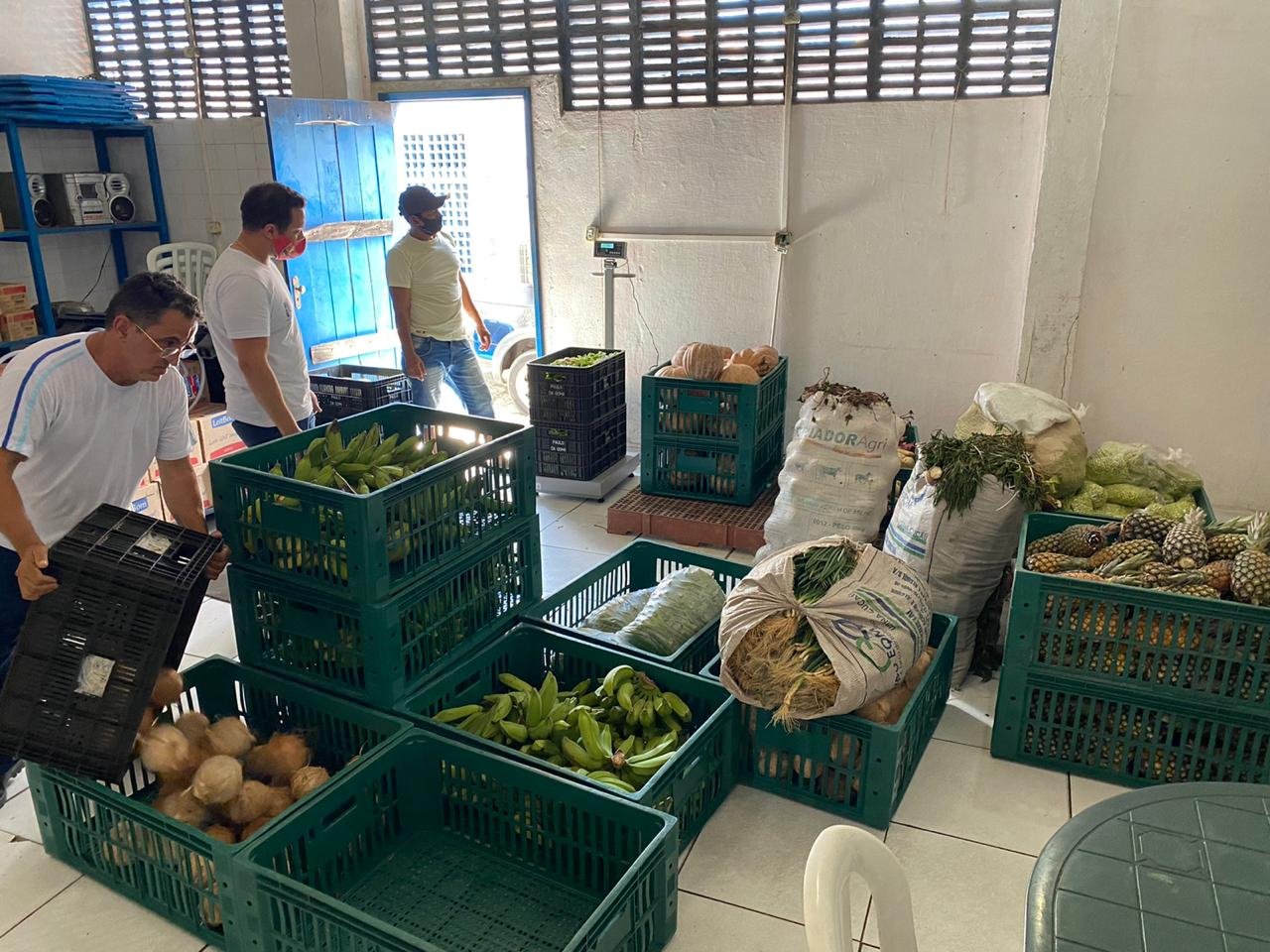 Prefeitura capta 6 toneladas de alimentos para população mais pobre