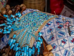 Produção da renda de bilro. Foto- Ana Beatriz Martins