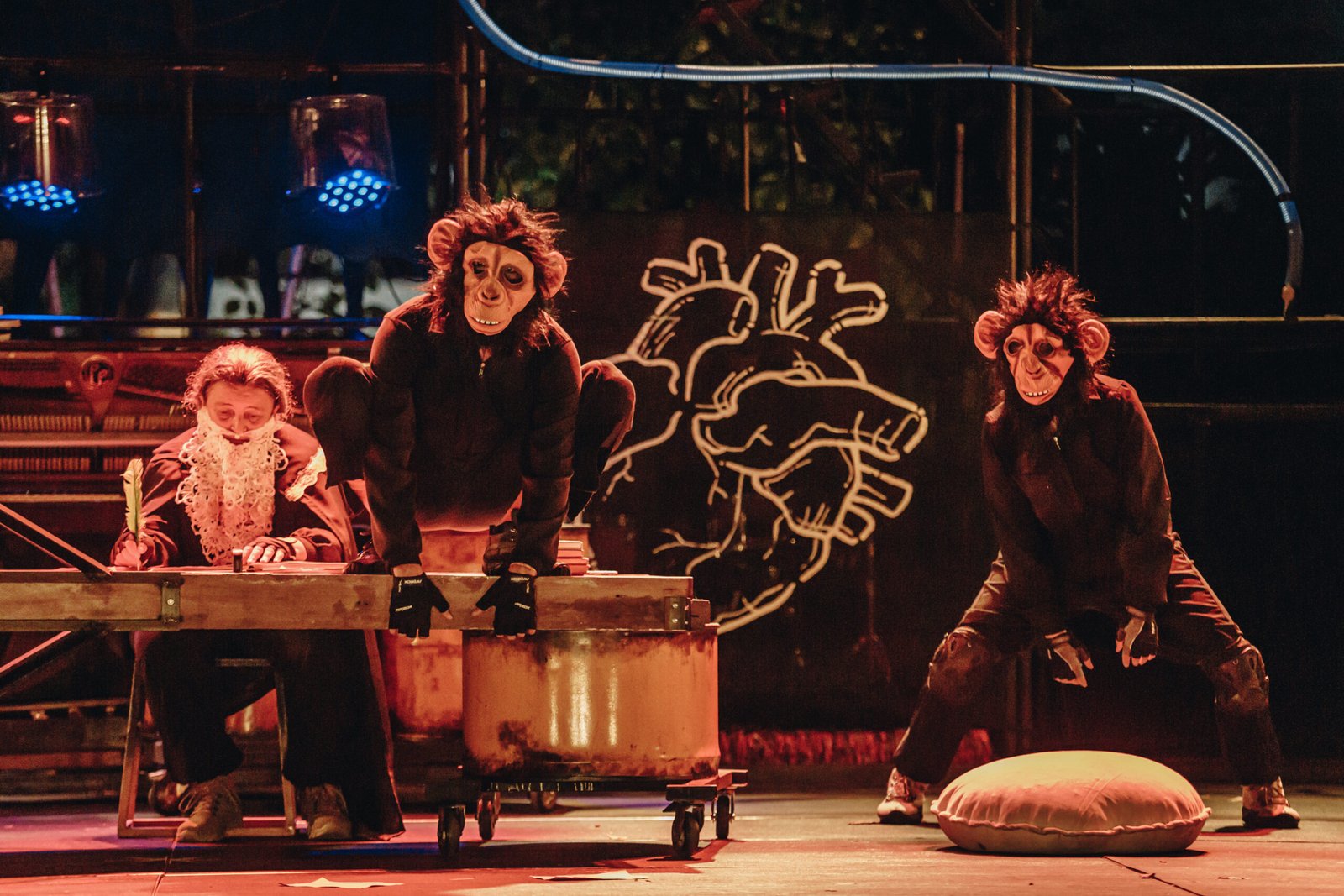 Casa de Zoé apresenta o espetáculo “Sinapse Darwin” no TECESOL